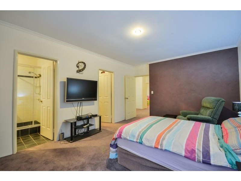 6/10 Leila Street, Cannington WA 6107