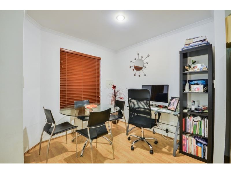 6/10 Leila Street, Cannington WA 6107