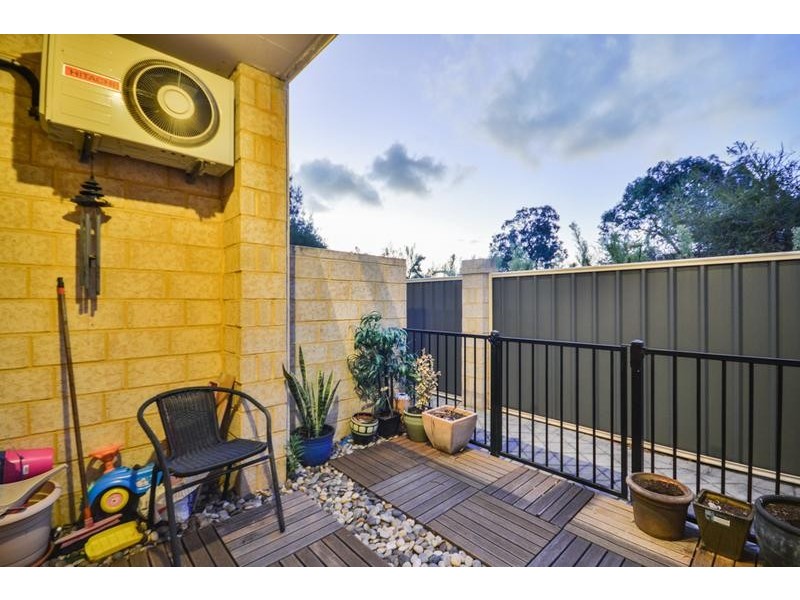 6/10 Leila Street, Cannington WA 6107
