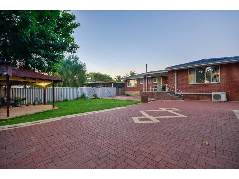 17 Clovelly Crescent, Lynwood WA 6147