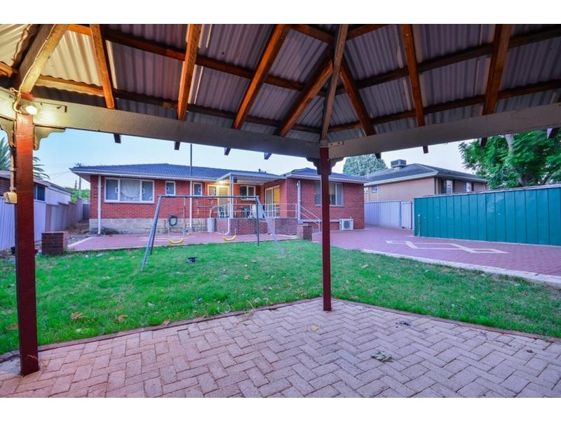 17 Clovelly Crescent, Lynwood WA 6147