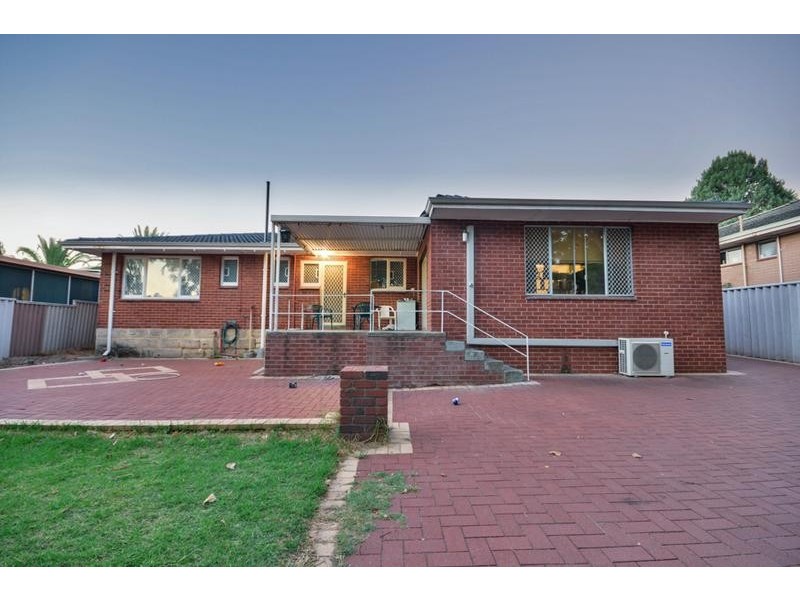 17 Clovelly Crescent, Lynwood WA 6147