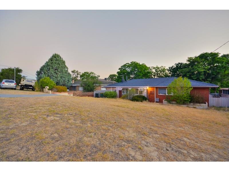 17 Clovelly Crescent, Lynwood WA 6147