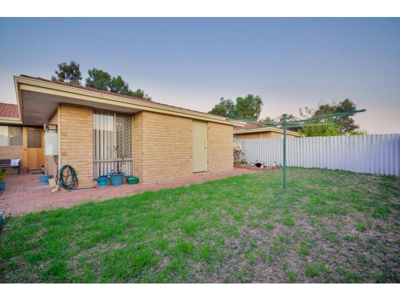 18/9 Mallard Way, Cannington WA 6107