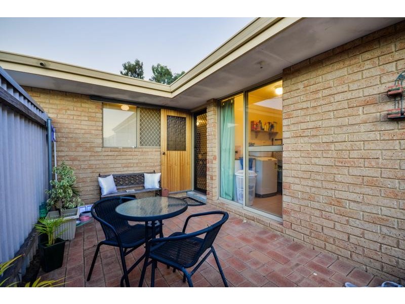 18/9 Mallard Way, Cannington WA 6107