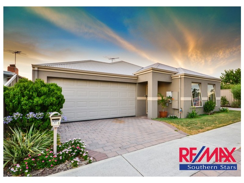 32 Barnsley Street, Queens Park WA 6107