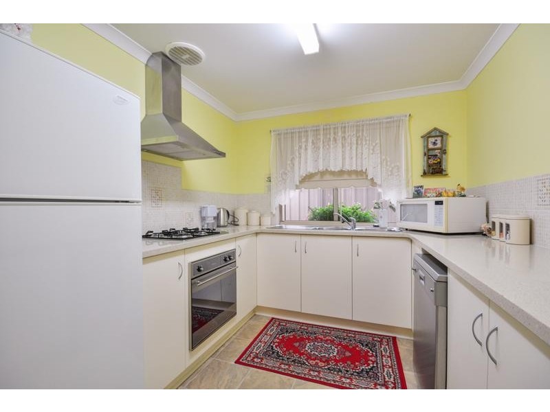 32 Barnsley Street, Queens Park WA 6107