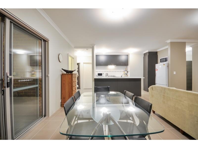 21 Serisier Parkway, Queens Park WA 6107