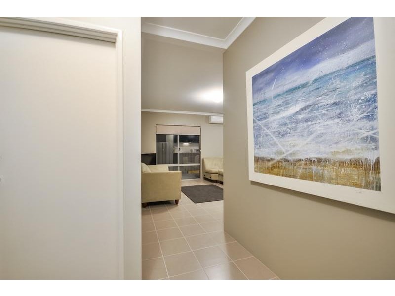 21 Serisier Parkway, Queens Park WA 6107