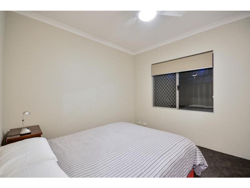 21 Serisier Parkway, Queens Park WA 6107