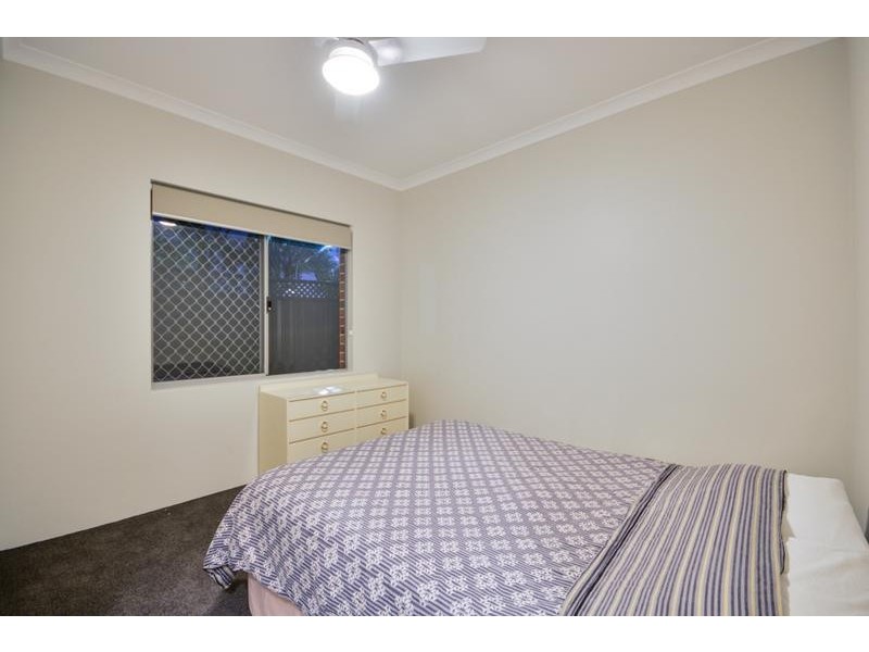 21 Serisier Parkway, Queens Park WA 6107