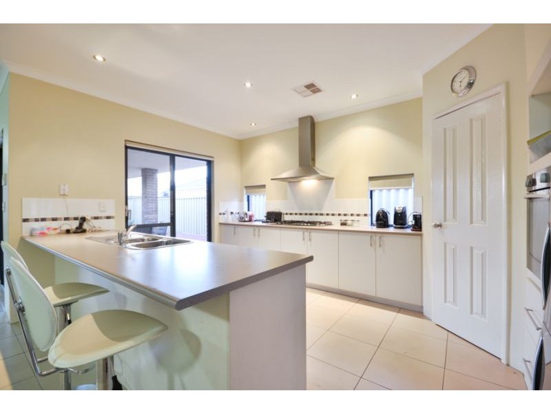 22 Shelduck Bend, Harrisdale WA 6112