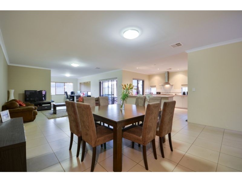 22 Shelduck Bend, Harrisdale WA 6112