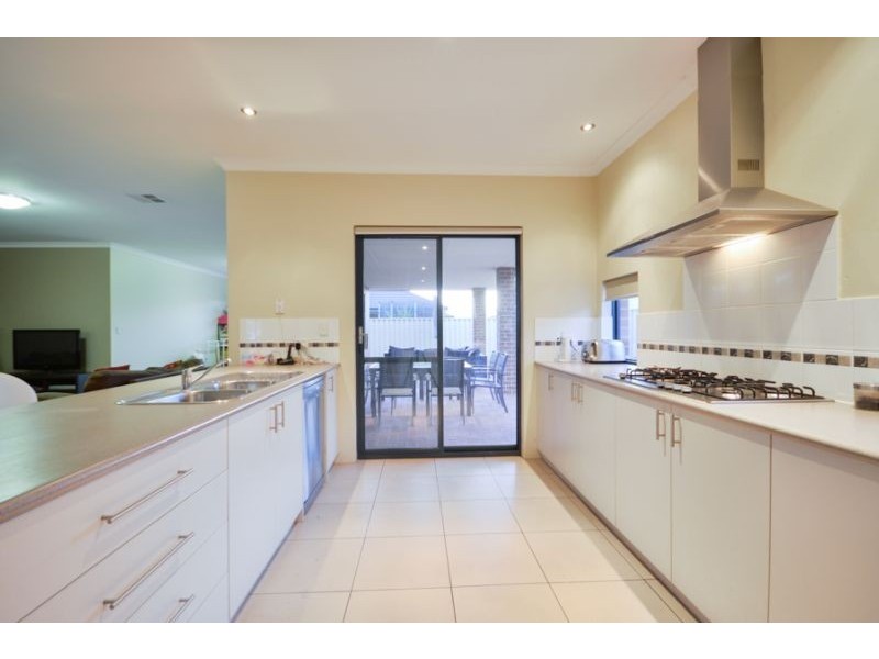 22 Shelduck Bend, Harrisdale WA 6112