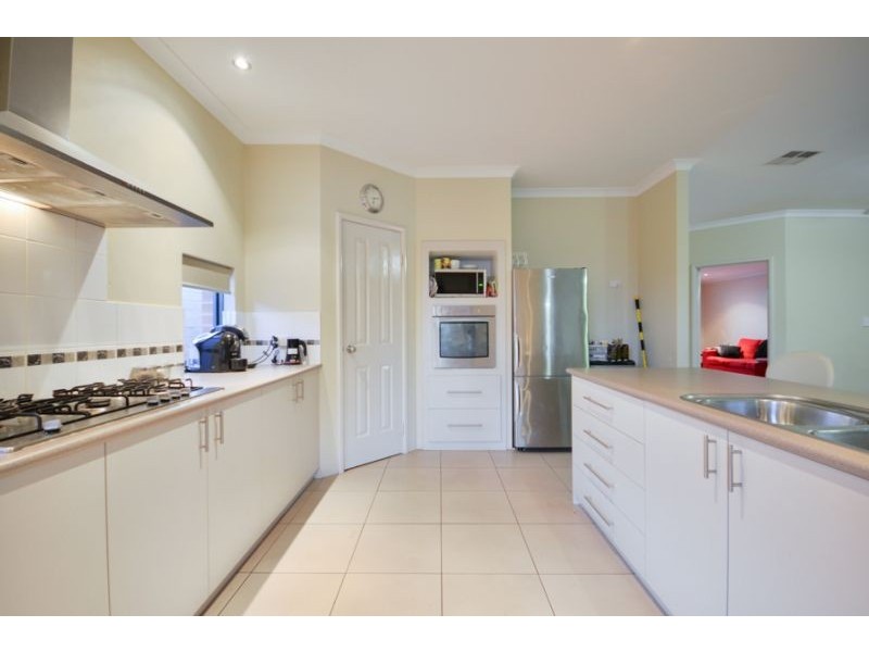 22 Shelduck Bend, Harrisdale WA 6112