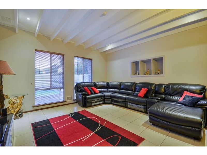 1 Clowes Court, Thornlie WA 6108