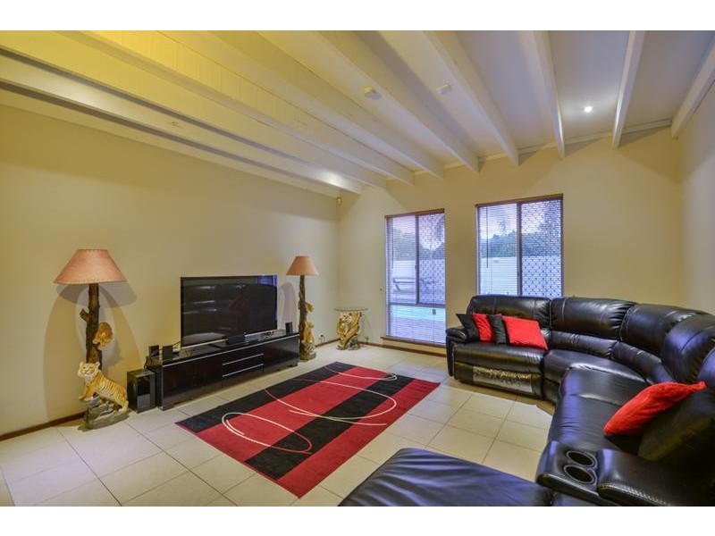 1 Clowes Court, Thornlie WA 6108