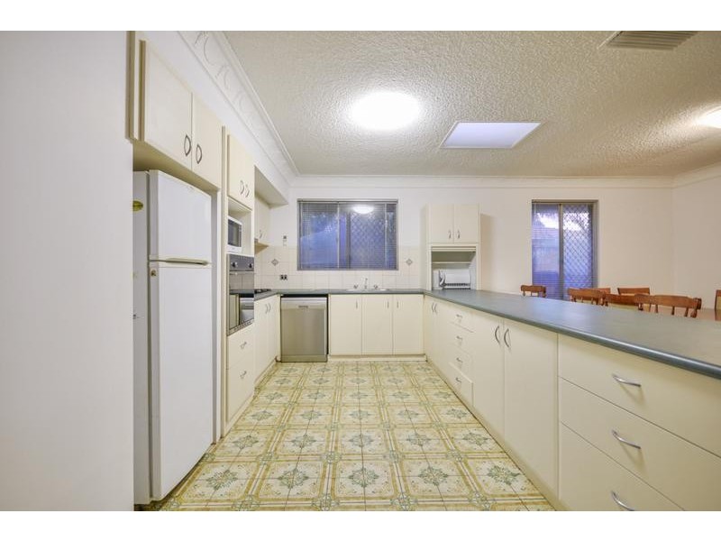 1 Clowes Court, Thornlie WA 6108