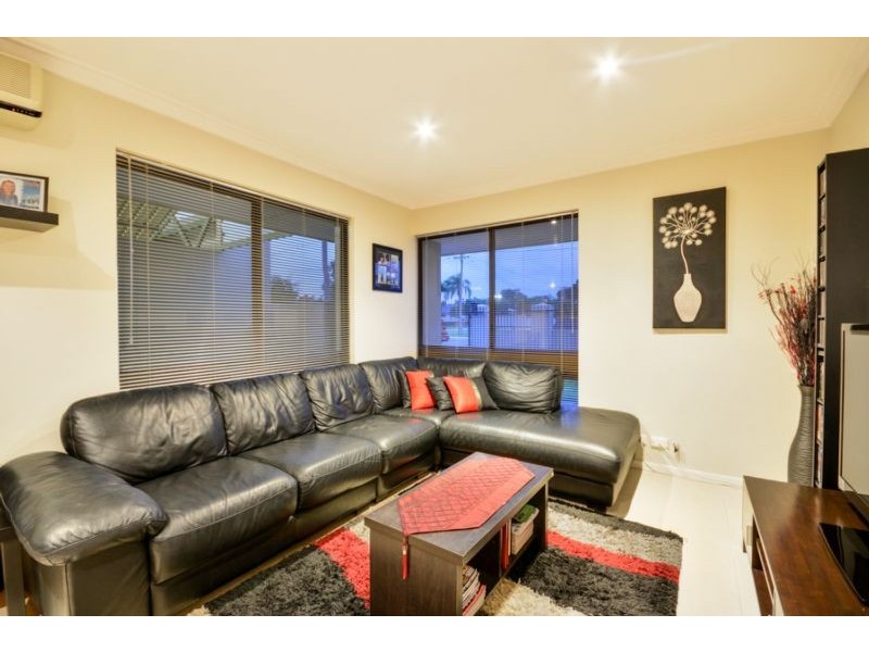 8 Galaxy Street, Beckenham WA 6107