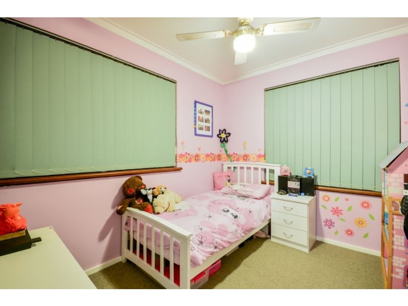 8 Galaxy Street, Beckenham WA 6107