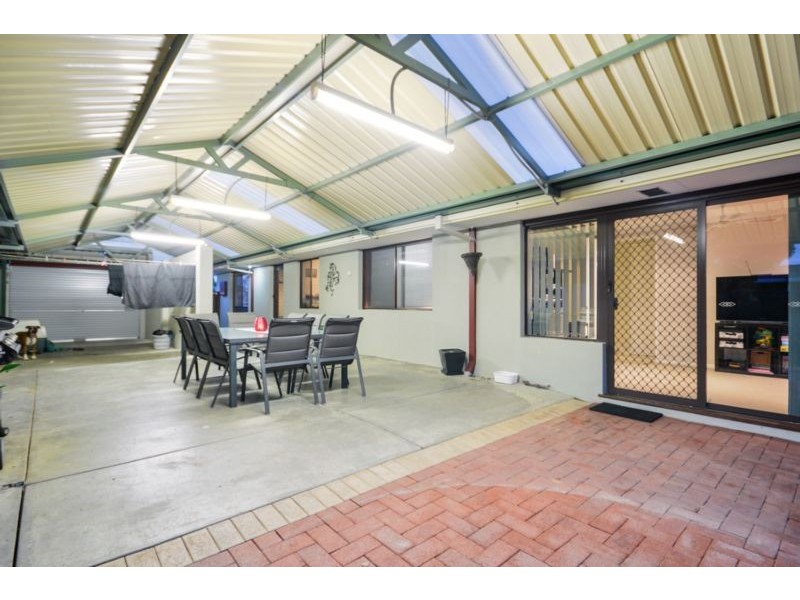 8 Galaxy Street, Beckenham WA 6107