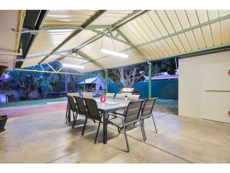 8 Galaxy Street, Beckenham WA 6107