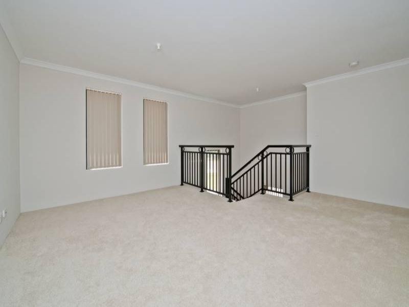 24 Peacock Street, Cloverdale WA 6105