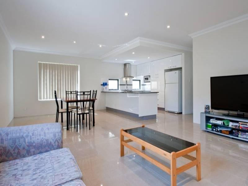 24 Peacock Street, Cloverdale WA 6105