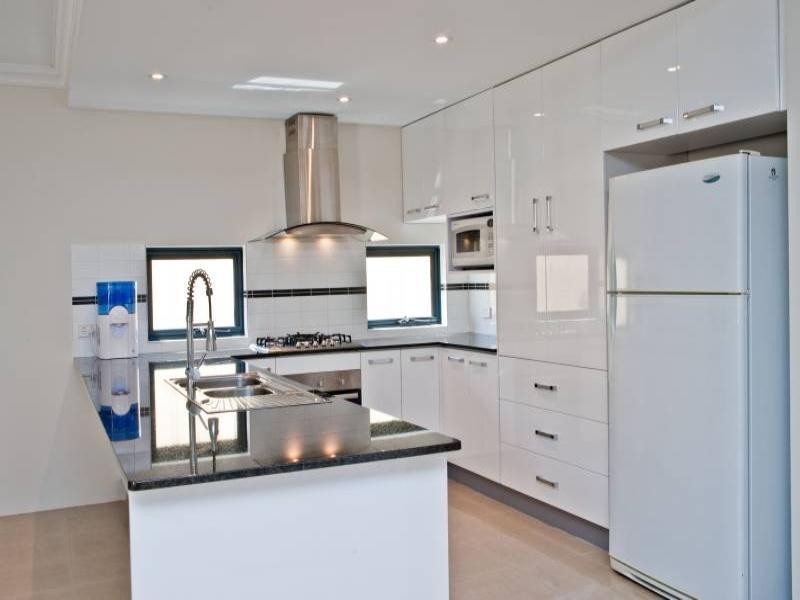 24 Peacock Street, Cloverdale WA 6105