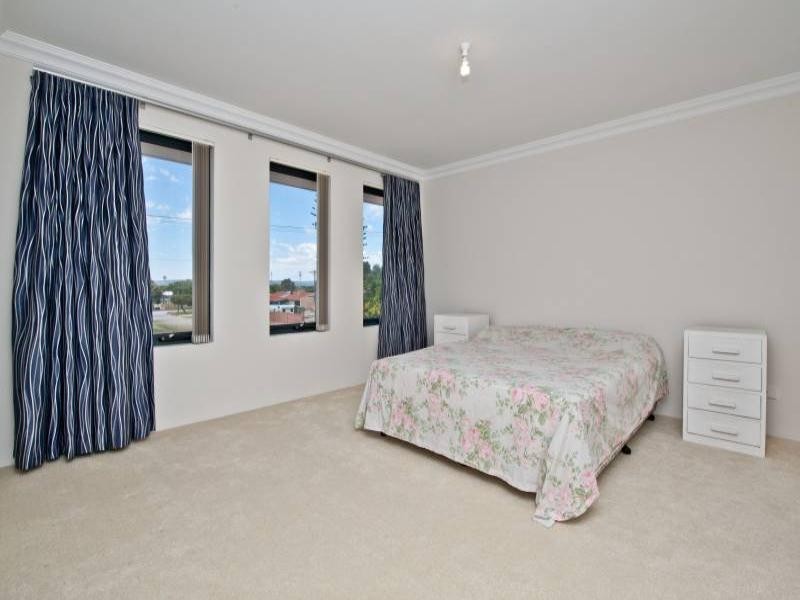 24 Peacock Street, Cloverdale WA 6105