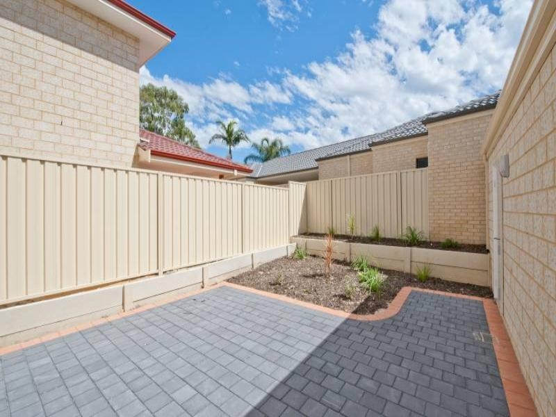 24 Peacock Street, Cloverdale WA 6105