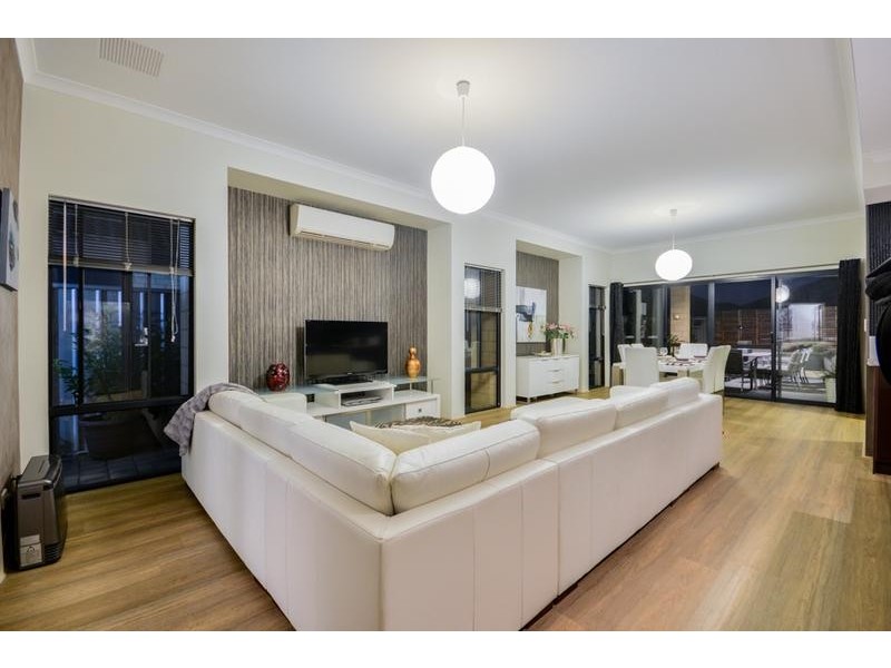 9 Retchford Way, Queens Park WA 6107