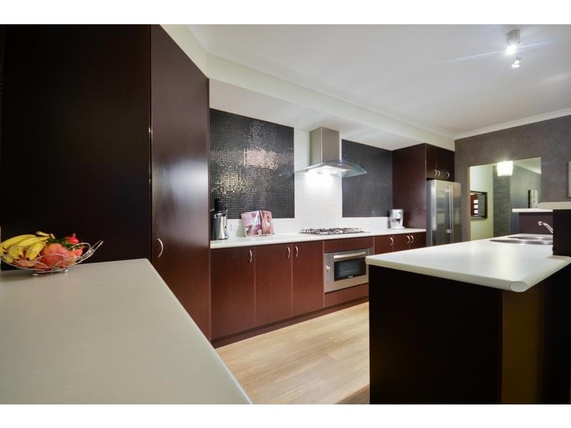 9 Retchford Way, Queens Park WA 6107