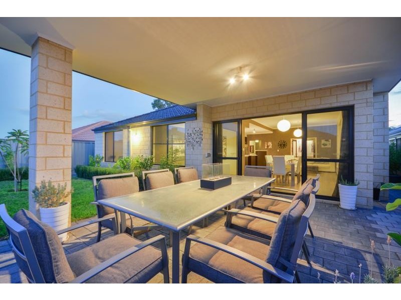 9 Retchford Way, Queens Park WA 6107