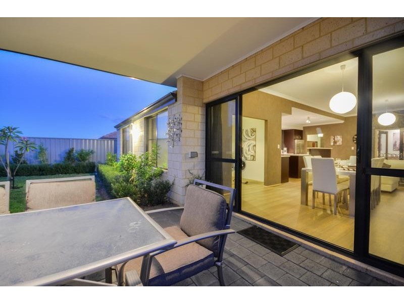9 Retchford Way, Queens Park WA 6107