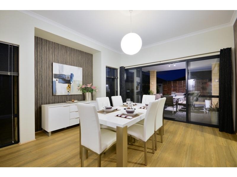 9 Retchford Way, Queens Park WA 6107