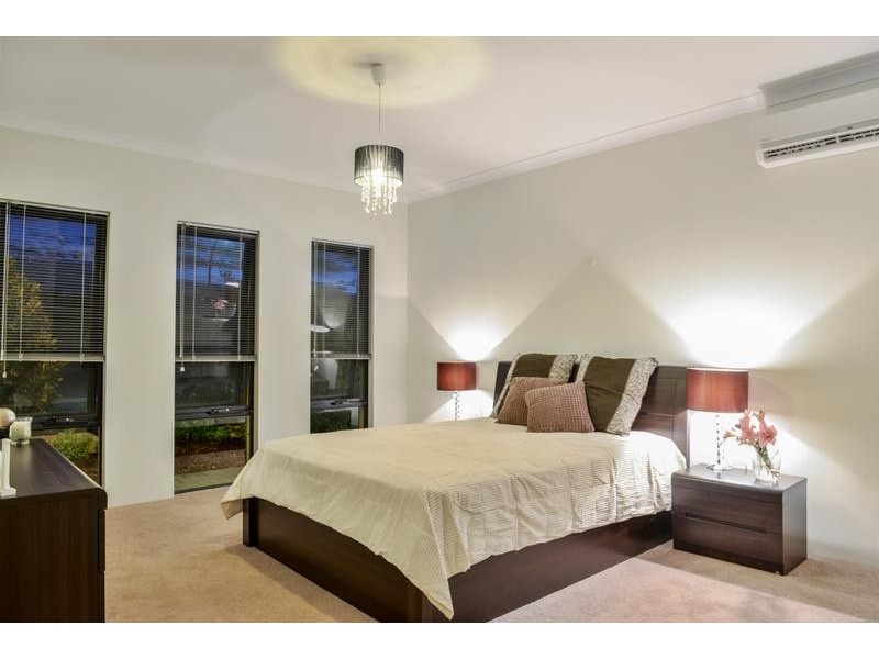 9 Retchford Way, Queens Park WA 6107
