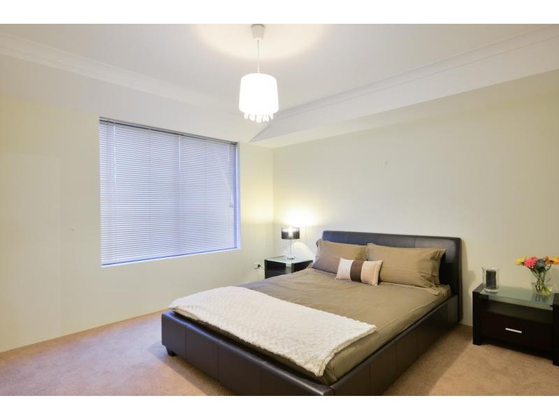 9 Retchford Way, Queens Park WA 6107