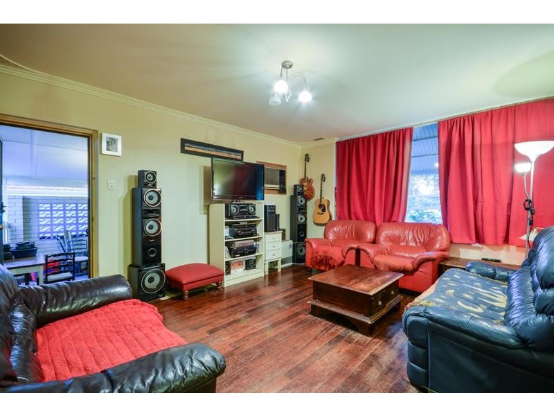 11 Saturn Street, Beckenham WA 6107