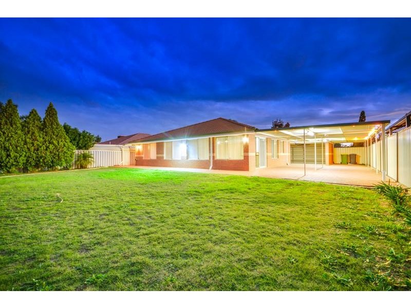 4 Crowlin Gardens, Seville Grove WA 6112