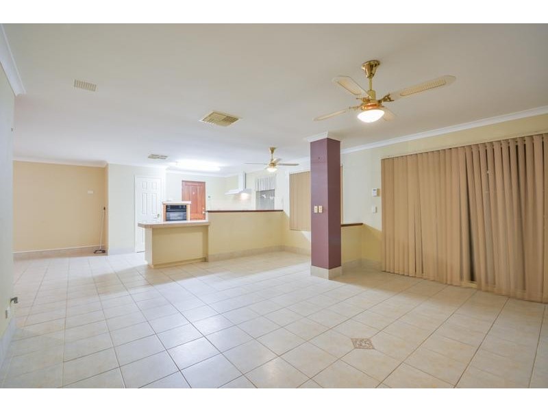 4 Crowlin Gardens, Seville Grove WA 6112