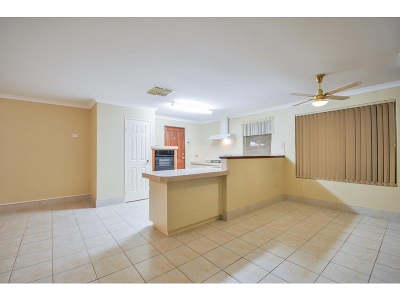 4 Crowlin Gardens, Seville Grove WA 6112