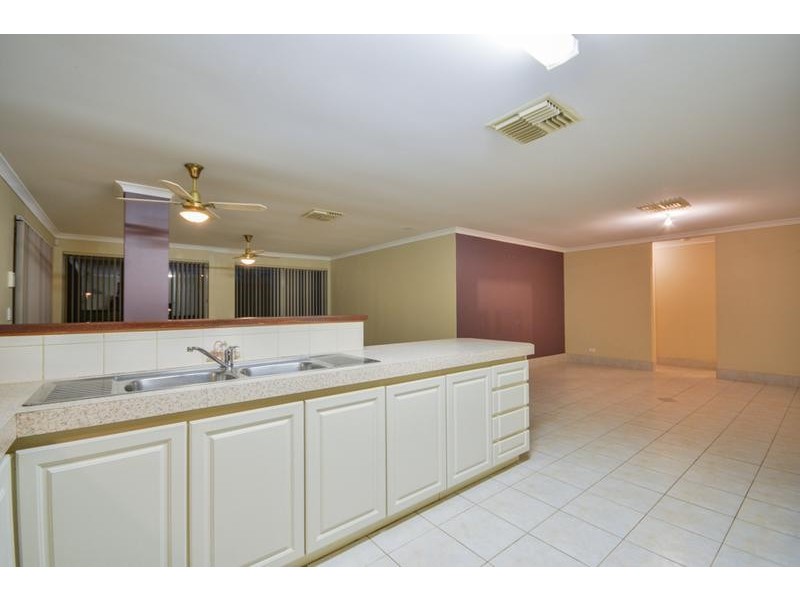 4 Crowlin Gardens, Seville Grove WA 6112