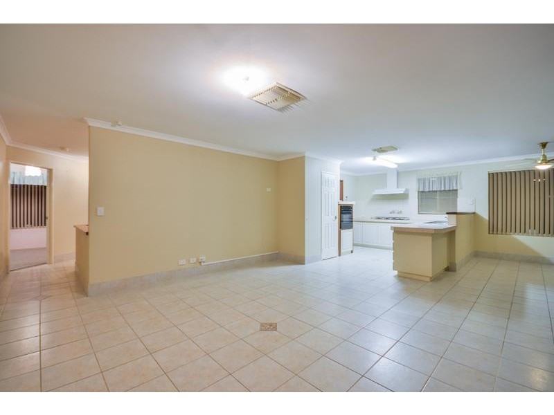 4 Crowlin Gardens, Seville Grove WA 6112