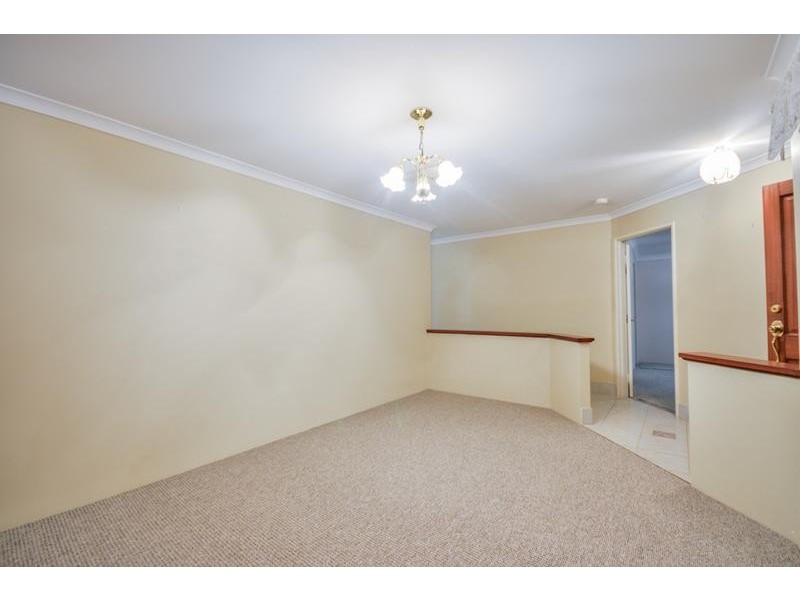 4 Crowlin Gardens, Seville Grove WA 6112