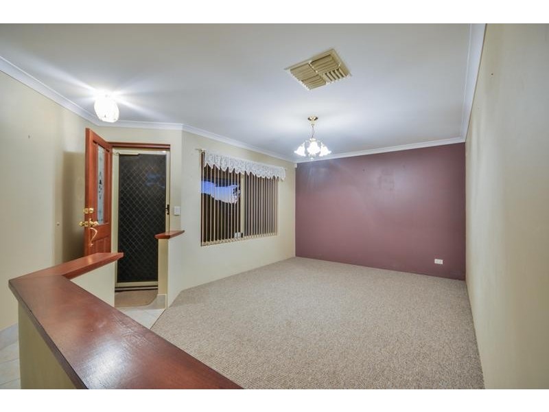 4 Crowlin Gardens, Seville Grove WA 6112