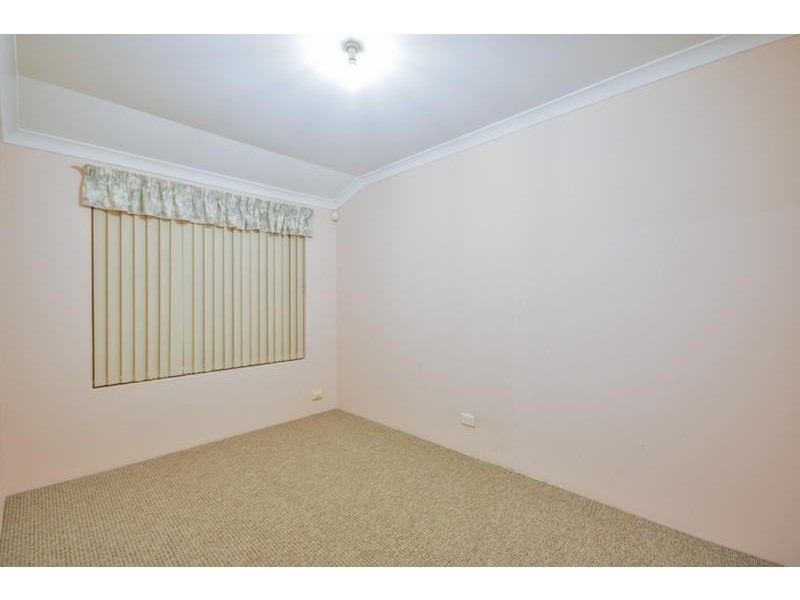 4 Crowlin Gardens, Seville Grove WA 6112