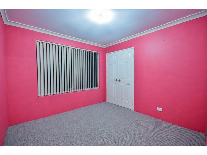 4 Crowlin Gardens, Seville Grove WA 6112