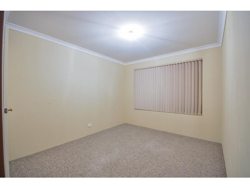 4 Crowlin Gardens, Seville Grove WA 6112