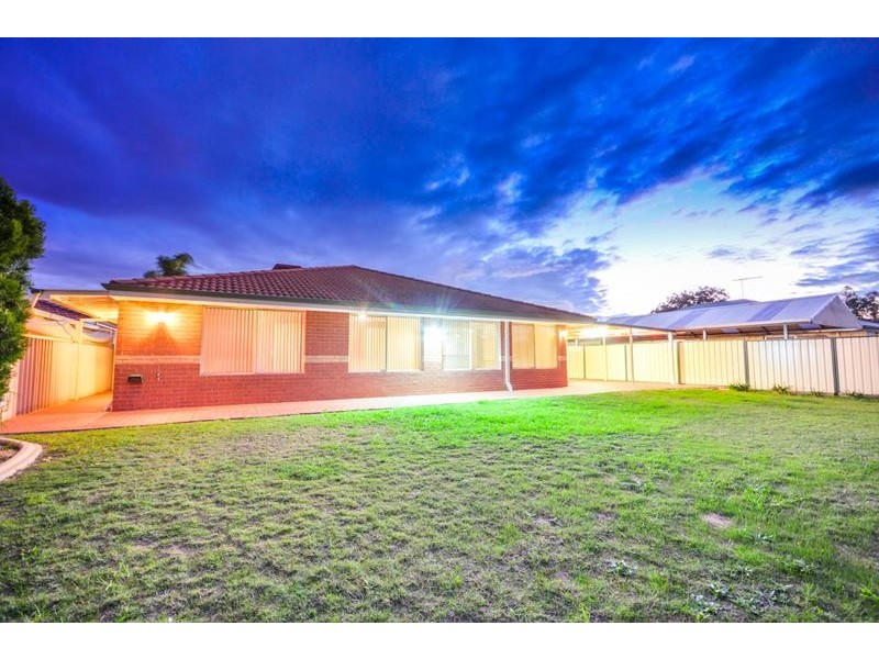 4 Crowlin Gardens, Seville Grove WA 6112